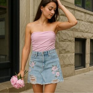 Hollister Light Wash Distressed Floral Embroidered Denim Mini Skirt Sz 0
